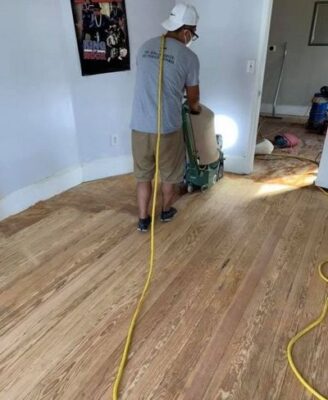 CẦN TUYỂN THỢ LÀM HARDWOOD FLOORING