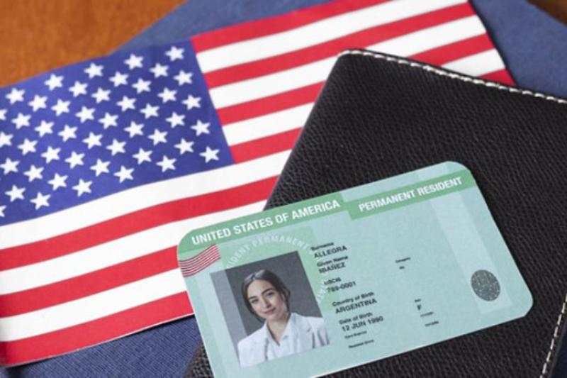 Nhận được visa định cư sẽ được cấp thẻ xanh