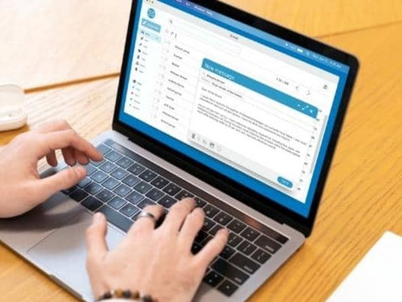 Nhận các thông báo về hồ sơ thông qua Email