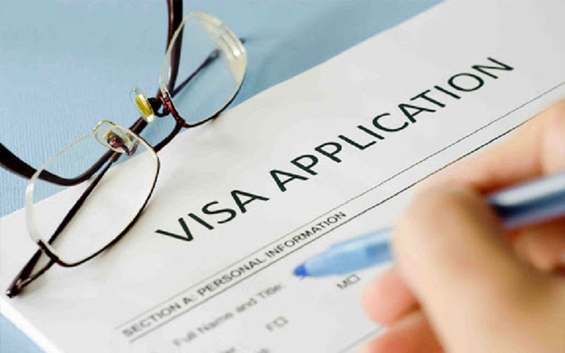 Tuân thủ thời hạn nộp hồ sơ và lệ phí để xin visa thuận lợi